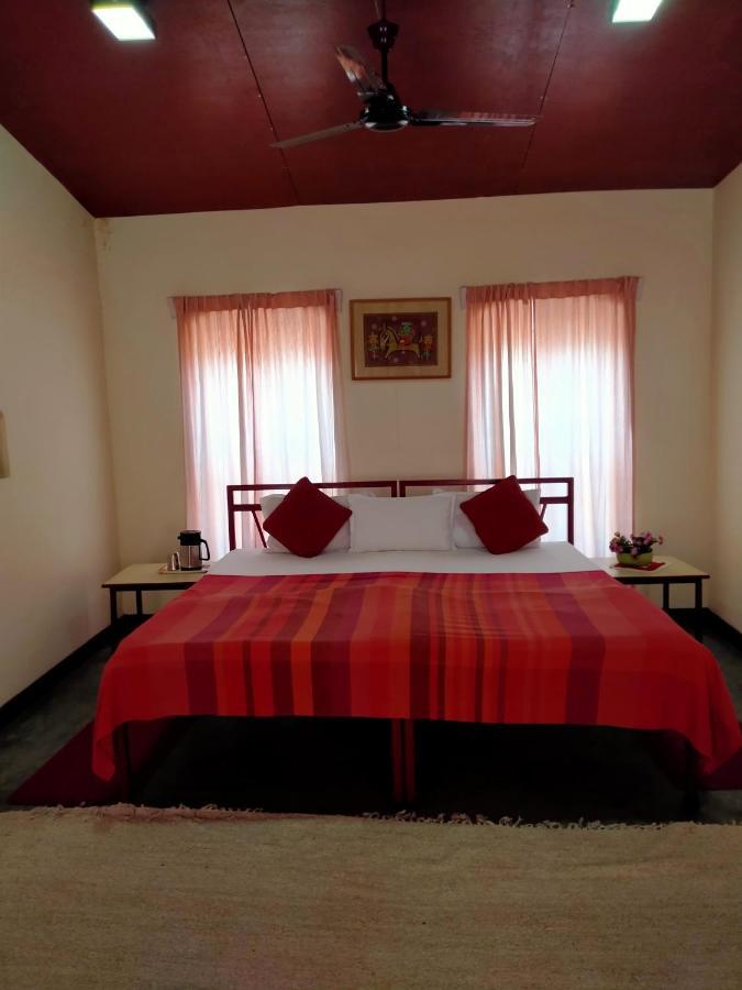 Naurang Yatri Niwas Hotel Garli Ngoại thất bức ảnh