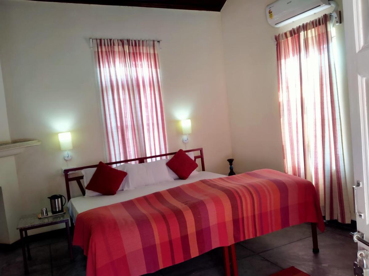 Naurang Yatri Niwas Hotel Garli Ngoại thất bức ảnh