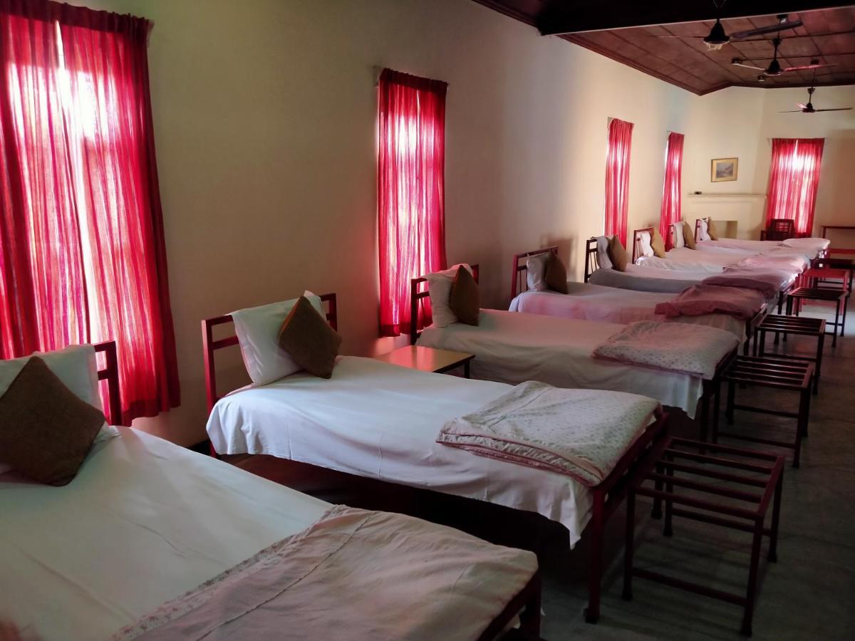 Naurang Yatri Niwas Hotel Garli Ngoại thất bức ảnh