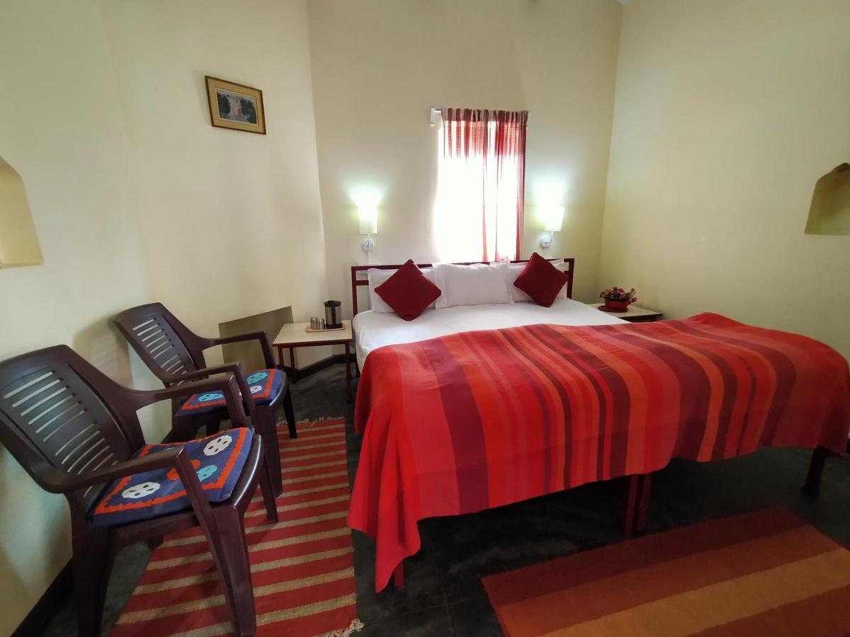 Naurang Yatri Niwas Hotel Garli Ngoại thất bức ảnh