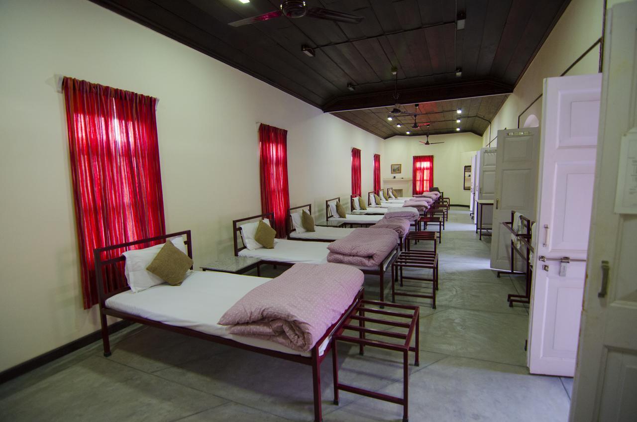 Naurang Yatri Niwas Hotel Garli Ngoại thất bức ảnh