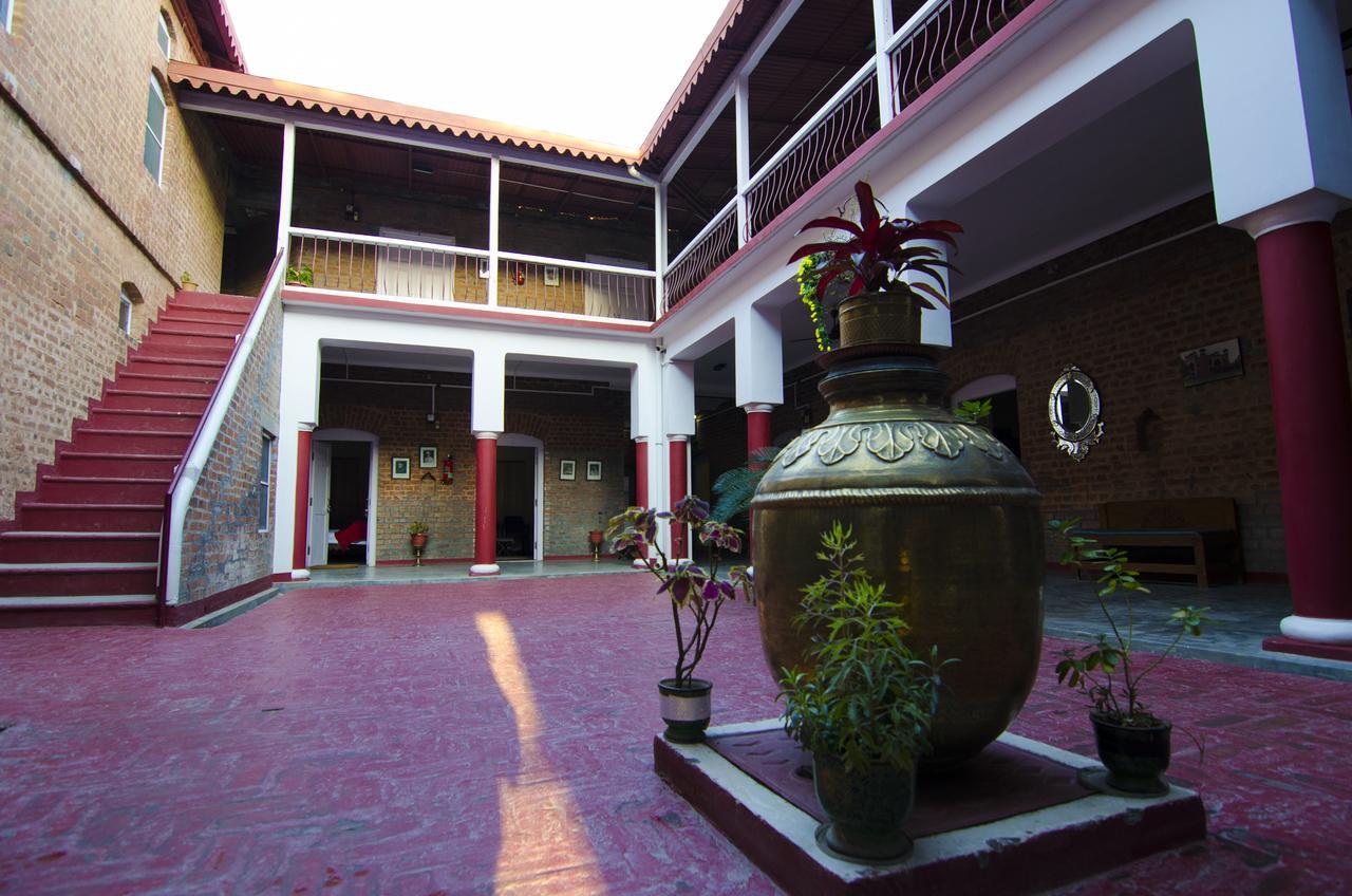 Naurang Yatri Niwas Hotel Garli Ngoại thất bức ảnh