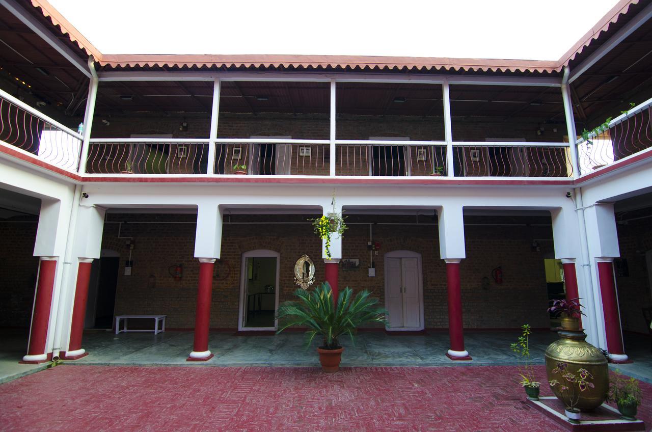 Naurang Yatri Niwas Hotel Garli Ngoại thất bức ảnh