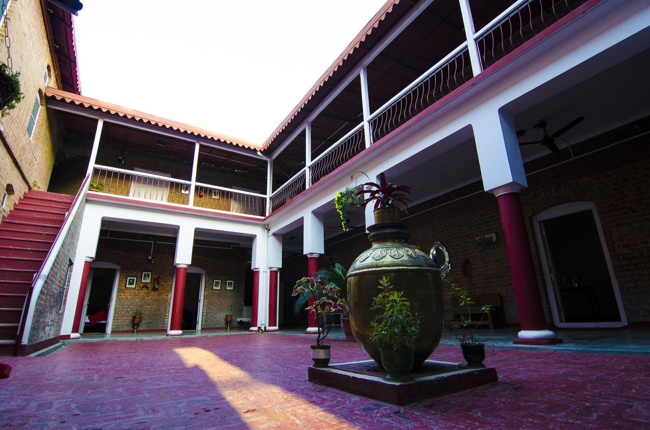 Naurang Yatri Niwas Hotel Garli Ngoại thất bức ảnh