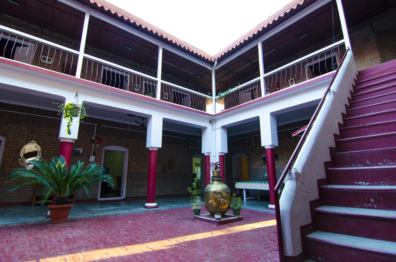 Naurang Yatri Niwas Hotel Garli Ngoại thất bức ảnh