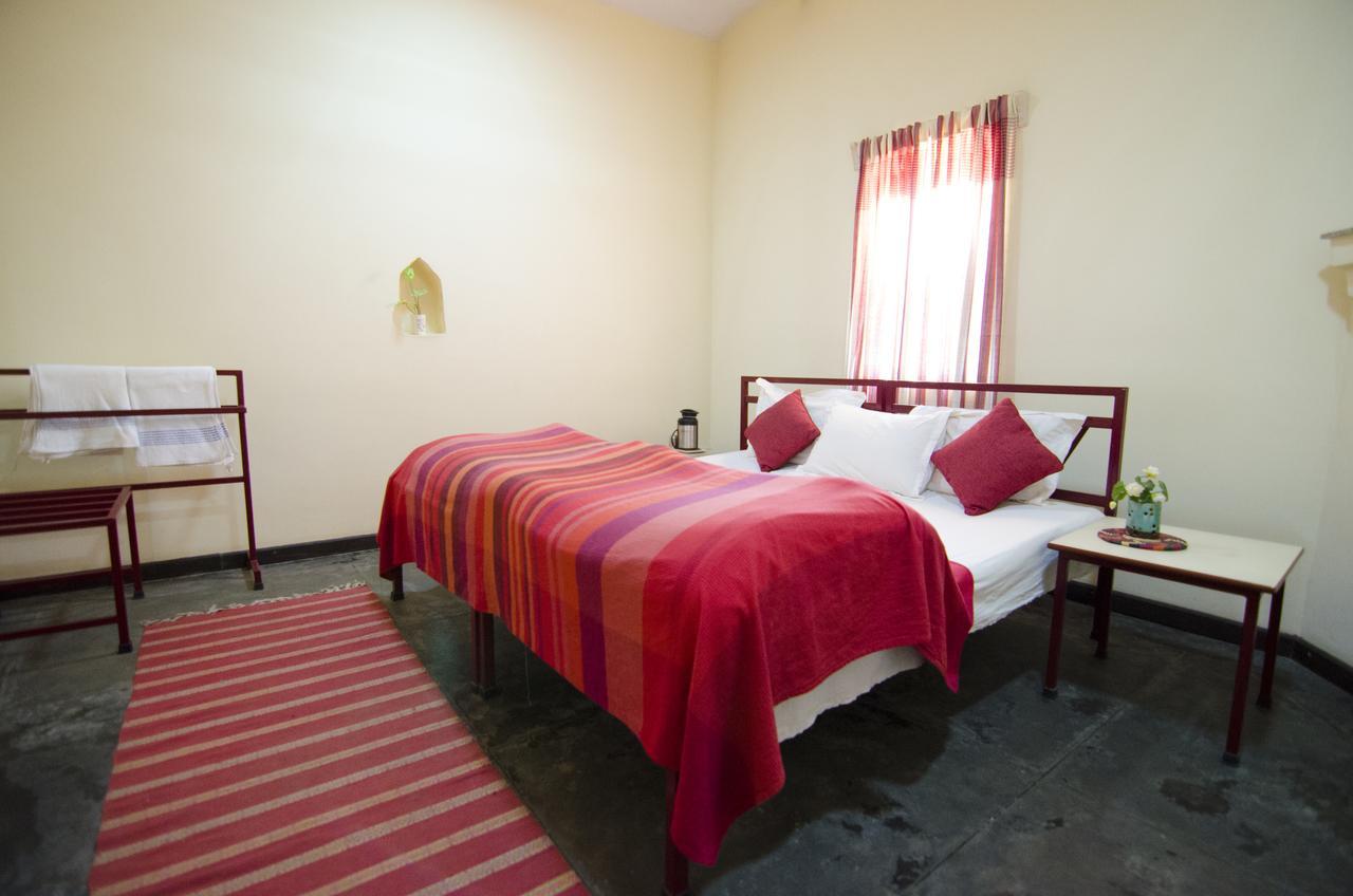 Naurang Yatri Niwas Hotel Garli Ngoại thất bức ảnh